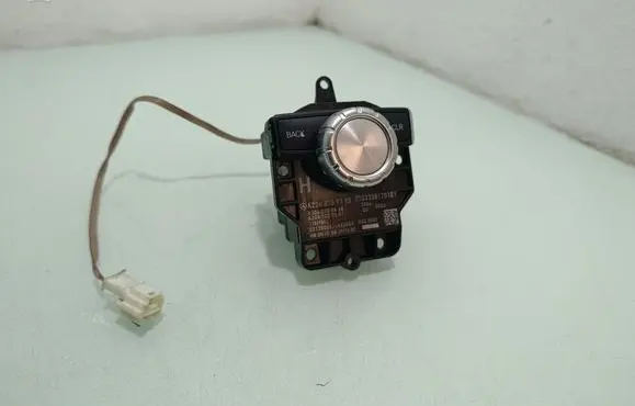 Mercedes-Benz C W204 Multifunctional control switch/knob A2048709758