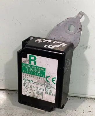 Toyota RAV 4 (XA30) Door control unit/module 8974142220