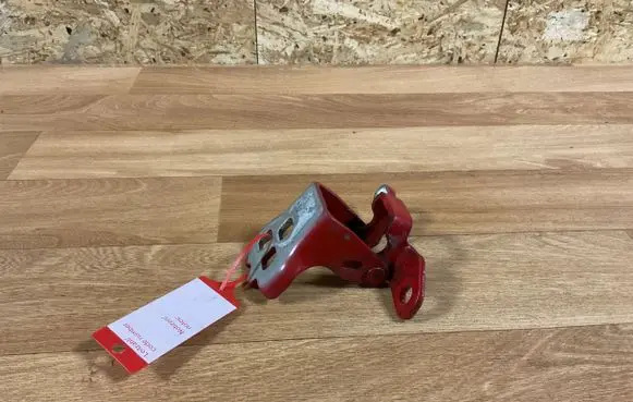 Plymouth Neon Rear door upper hinge M611