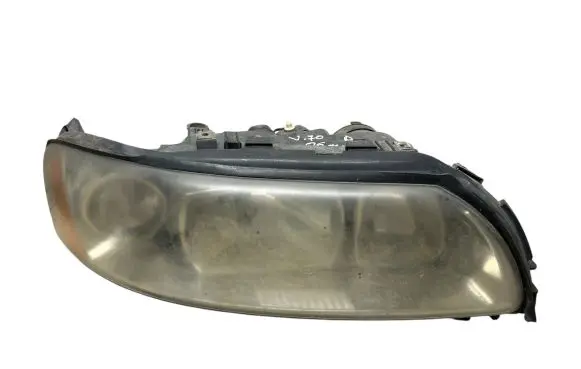 Volvo V70 Headlight/headlamp 30698836 89900266 P2004V70