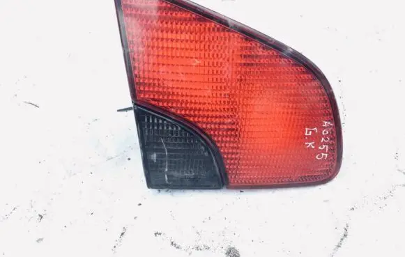Peugeot 406 Tailgate rear/tail lights