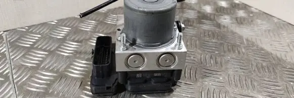 Volkswagen Polo V 6R ABS Pump 6C0907379G 6R0907379BA