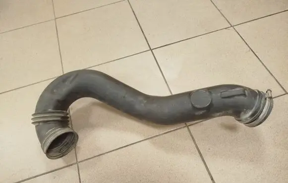 Intercooler hose/pipe