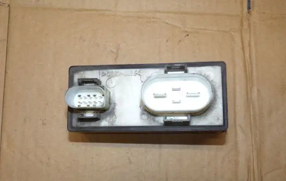 Volkswagen Sharan Coolant fan relay 357919506