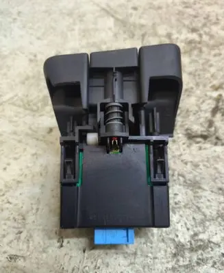 Renault Laguna II Hand brake release handle 8200550555