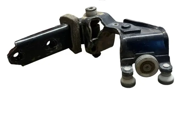 Volkswagen Transporter - Caravelle T5 Sliding door middle roller runner 7H0843335E