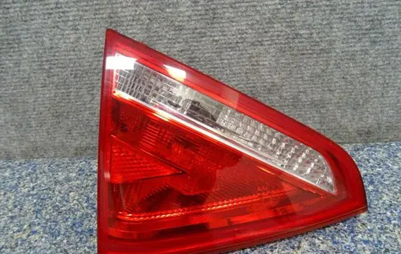 Audi A5 8T 8F Tailgate rear/tail lights 8T0945093