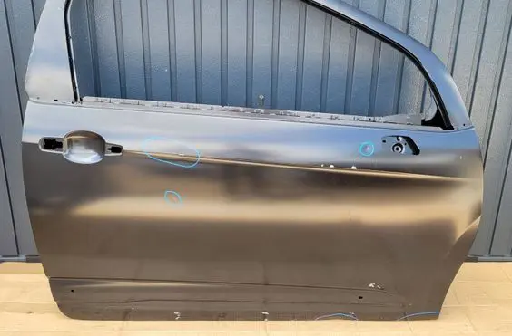 Citroen DS3 Front door 9800008180