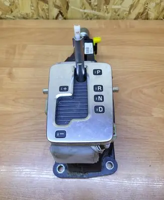 Volvo S80 Gear shifter/selector 30759122 S620B 20080911174255