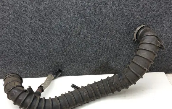 Renault Master II Turbo air intake inlet pipe/hose 8200453032