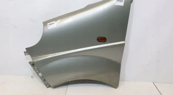 Opel Vivaro Fender 