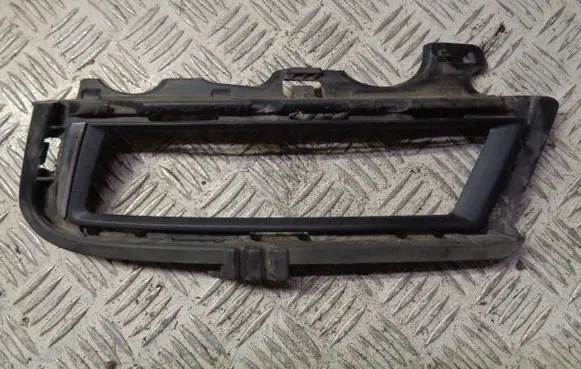 Volkswagen Golf VII Front fog light trim/grill 5G0853211F