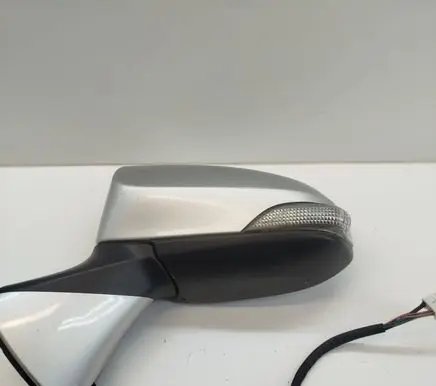 Toyota Verso Front door electric wing mirror 