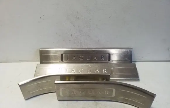 Jaguar XJ X351 Front sill trim cover AW93F13245AB AW93F13244AB AW9313201AB