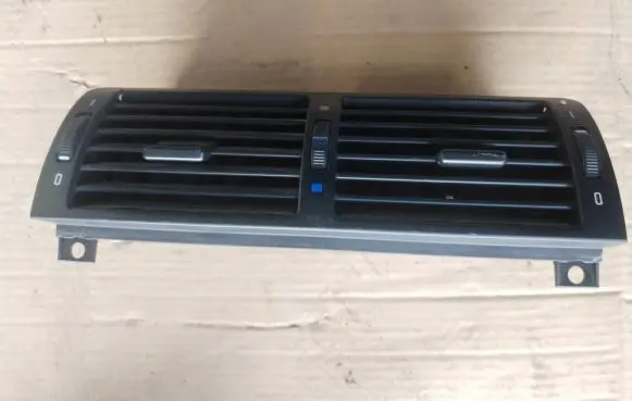 BMW 3 E46 Dash center air vent grill 8363199