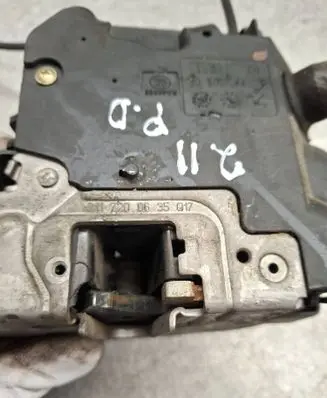 Mercedes-Benz E W211 Front door lock 2117200635