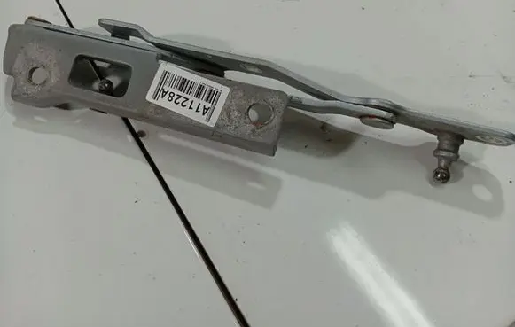 Hyundai Sonata Tailgate/trunk/boot hinge 