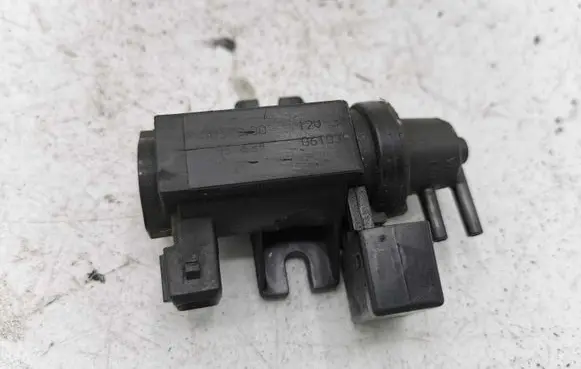 BMW 5 E60 E61 Turbo solenoid valve 70057900 796634 06T037