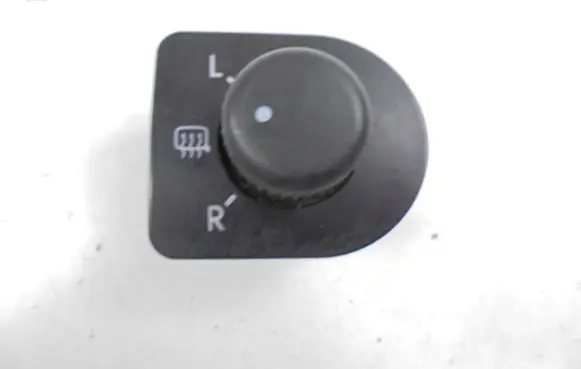 Volkswagen Golf IV Wing mirror switch 114284