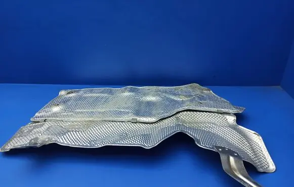 BMW 5 F10 F11 Heat shield in engine bay 7185246 51487185246 24640010