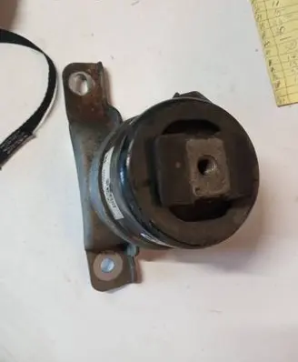 Volvo V60 Engine mount bracket 31330135