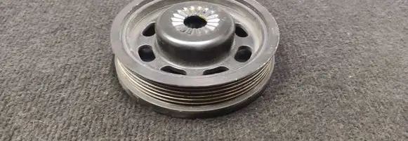 Skoda Octavia Mk3 (5E) Crankshaft pulley 04E105243E