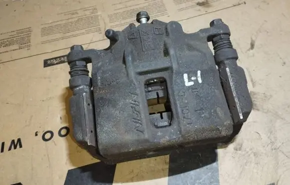 Honda FR-V Front brake caliper