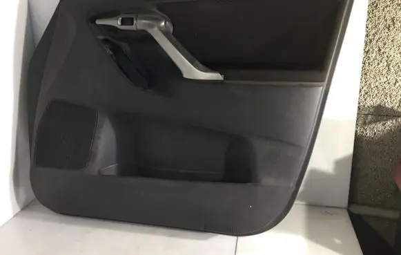 Toyota Corolla Verso AR10 Front door card panel trim 67737X1F02