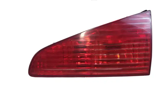 Peugeot 607 Tailgate rear/tail lights