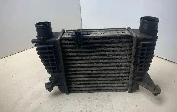 Nissan Almera Tino Intercooler radiator 991779q