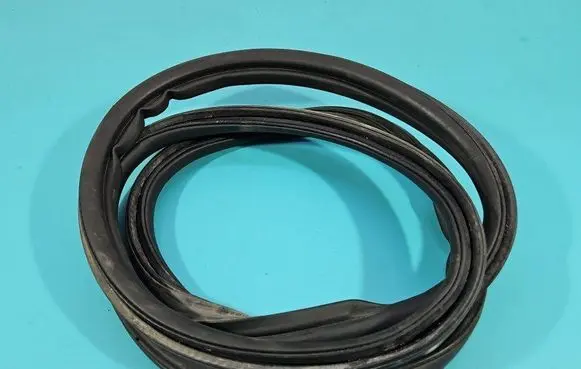 Tesla Model 3 Seal rubber (tailgate) IMPRK1438331