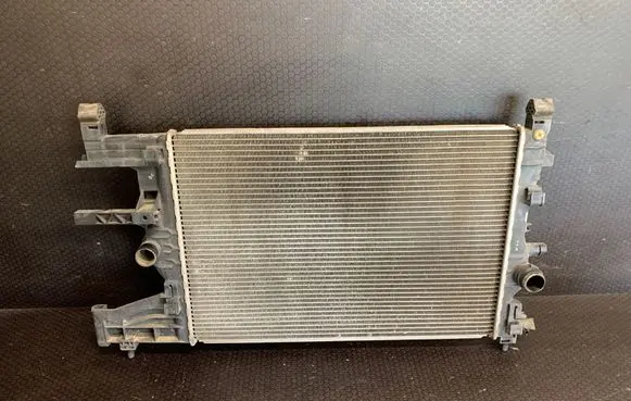 Opel Astra J Coolant radiator 13281773 0500A 8135