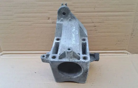 Engine mount bracket