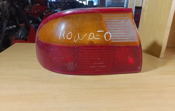 Ford Mondeo MK I Rear/tail lights 93BG13A603AA