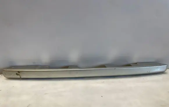 Tailgate trim