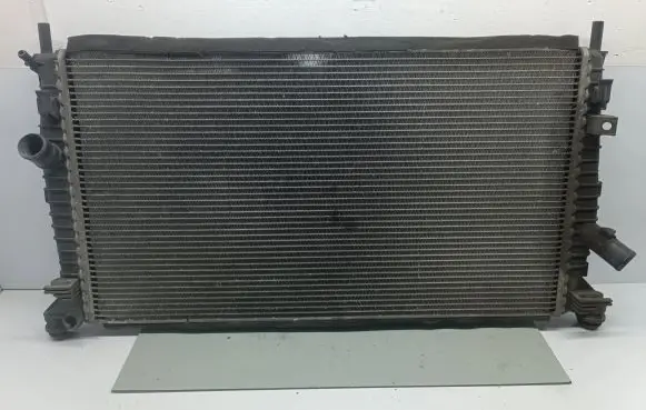 Ford Focus Coolant radiator 3M5H8005TL