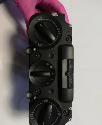 Volkswagen Touran I Climate control unit