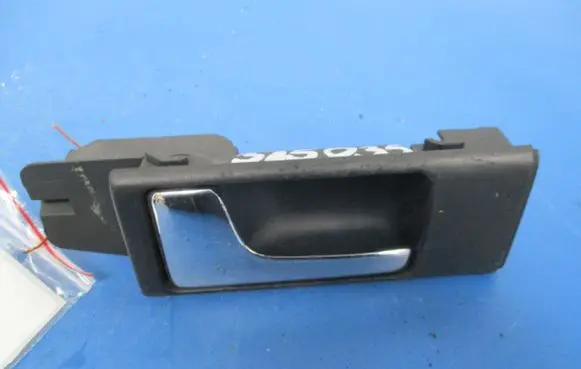 Audi A6 S6 C4 4A Front door interior handle