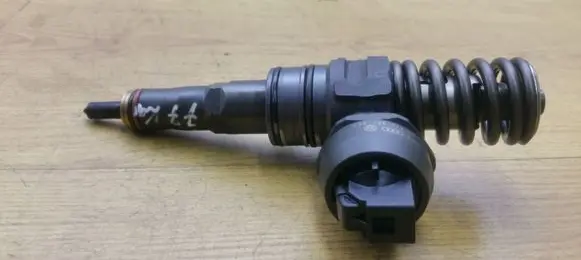Audi A3 S3 8P Fuel injector 038130073AG 0414720215