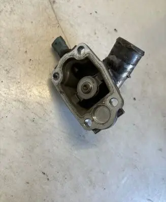 Iveco Daily 6th gen Thermostat housing 504353905