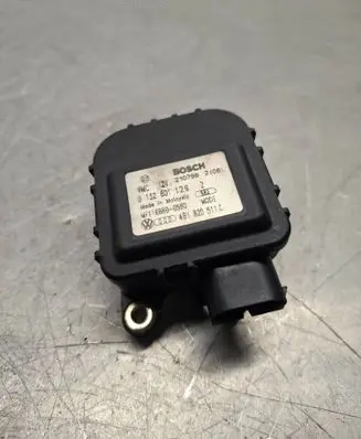 Audi A6 S6 C5 4B Air flap motor/actuator 4B1820511C 0132801129