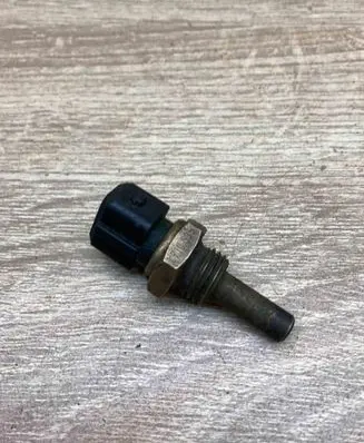 BMW 7 E38 Coolant temperature sensor 1710535