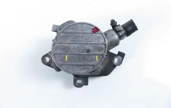Skoda Octavia Mk1 (1U) Vacuum pump 038145101B