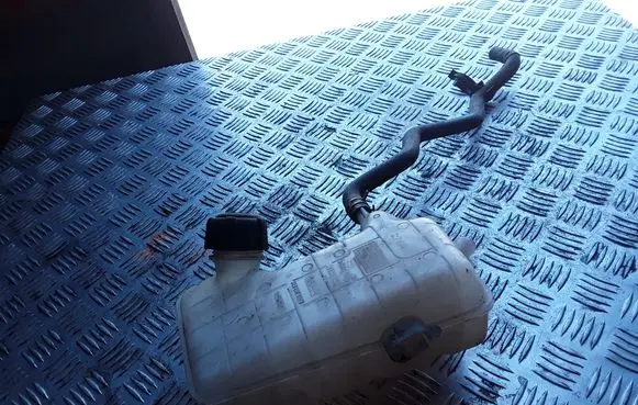 Renault Scenic II - Grand scenic II Coolant expansion tank/reservoir 8200262036