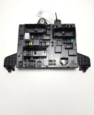 Opel Zafira C Fuse module 13368651 365927271