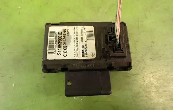 Renault Megane II Ignition lock 8200074331A