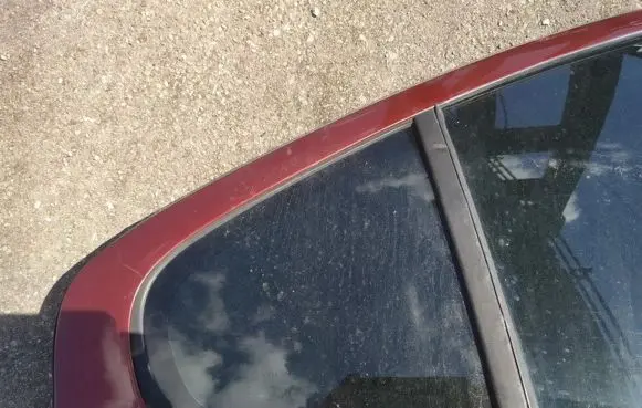 Volvo S60 Rear vent window glass 