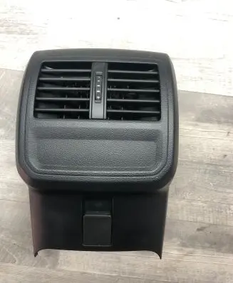 Rear air vent grill