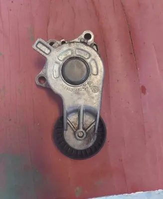Peugeot 308 Alternator belt tensioner 9824830480