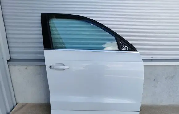 Audi Q3 8U Front door 